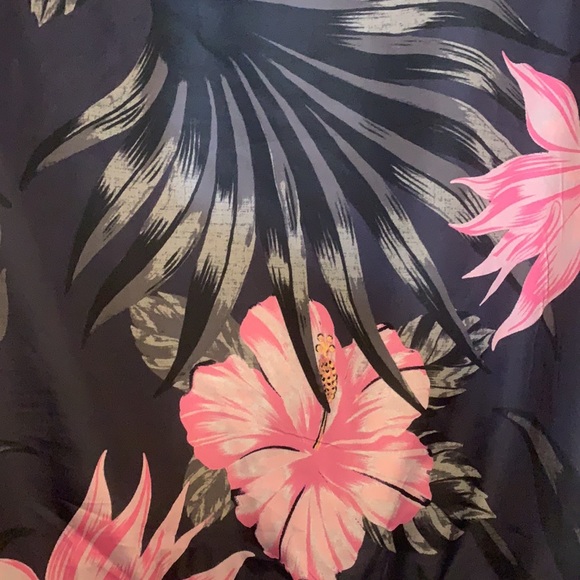 Hurley light windbreaker jacket. Sporty and fun! - Picture 3 of 5